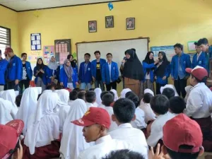 Bantu Korban Bencana Selat Sunda, PMII Unusia Kirim Peralatan Sekolah