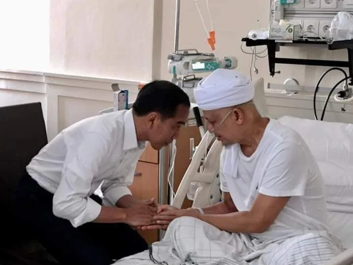 Menjenguk Orang Sakit Didoakan 70.000 Malaikat