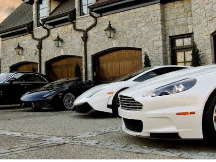 Bergaya Hidup Mewah Bisa Bikin Susah Berteman