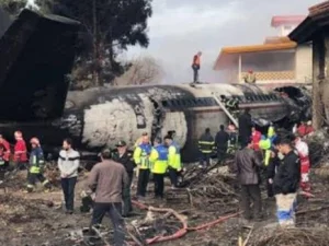 Pesawat Kargo Boeing 707 Jatuh di Iran