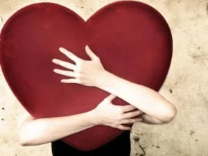 Jatuh Cinta Bikin Perempuan Kebal dari Serangan Penyakit, Ini Kata Peneliti
