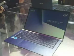 Asus Luncurkan 3 Zenbook Lebih Kecil dari Macbook Air  