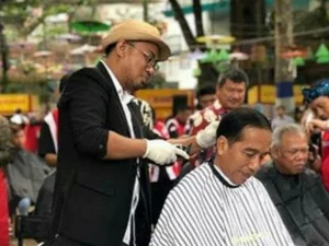 Intip Gaya Rambut Baru Presiden Jokowi, Potong di Mana Sih?
