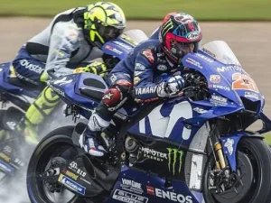 Rossi Bakal Bertarung dengan Murid di MotoGP