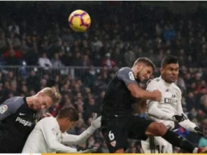 Hasil Liga Spanyol: Real Madrid Kalahkan Sevilla 2-0,Tembus Tiga Besar