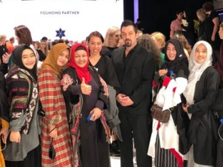 Desainer Muda Indonesia Unjuk Gigi di Harbin Fashion Week, China