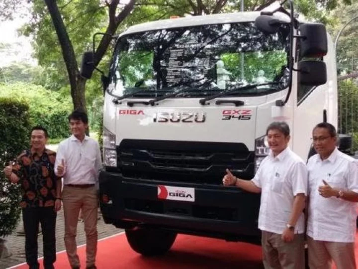 Isuzu Giga Tractor Head, Solusi Regulasi