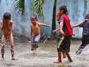 Bukan Hadiah Bermerek, Ini Kebahagiaan Sesungguhnya Anak