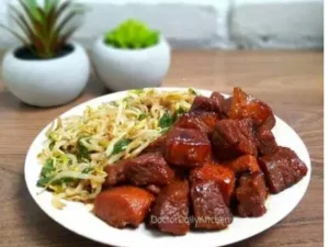 Makan Siang dengan Sajian Beef Teppanyaki dan Cah Kangkung, Enaknya Nampol!