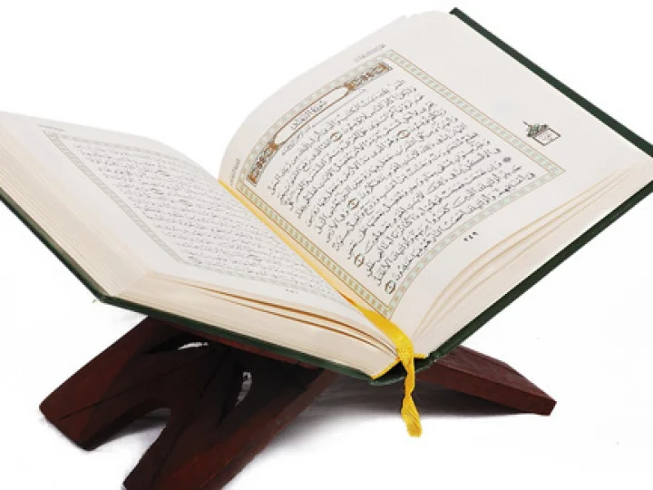 Desakralisasi Kitab Suci; Wacana dan Problem Intelektual