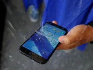 Inilah Penyebab Sinyal Seluler 'Timbul Tenggelam' Saat Hujan