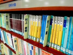 Kitab Suci di Rak Fiksi