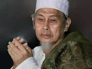 Biografi KH. Maftuh Basthul Birri
