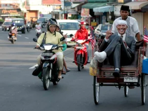 Keikhlasan dalam Ayunan Becak Zaman Now
