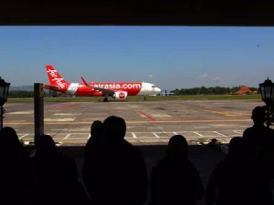 Penurunan Harga Avtur akan Berdampak Positif Bagi Air Asia