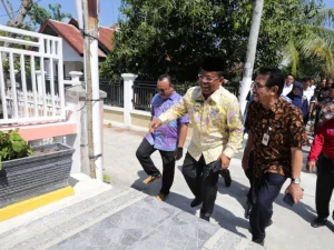 Buku Biografi Abon Abdul Aziz Samalanga Laku Laris