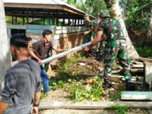 Bersama Masyarakat, Prajurit Yonif RK 111/KB Bangun Meunasah