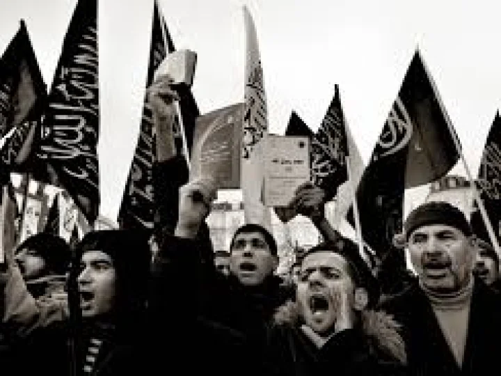 Dilema Taat dan Tsiqoh Pada Harakah Islamiyah