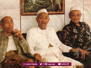 Meski Malaikat Turun, Kyai As’ad dan kyai Mahrus Tidak Mau Menjabat