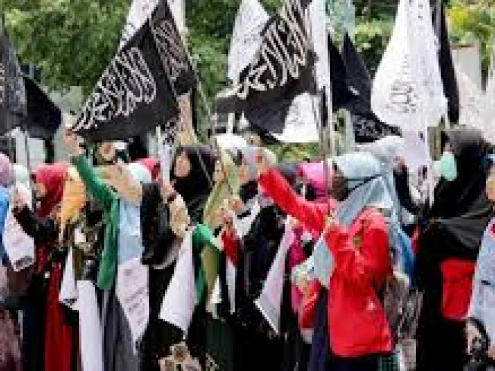 Muslim, Pribumi Tapi Bukan Warga Negara
