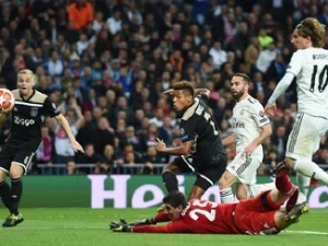 Memilukan,  Ajax Pecundangi Real Madrid 4-1 di Santiago Bernabeu