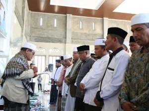 Waled Husaini Jabat Ketua Alim Ulama Zawiyah Aceh Besar