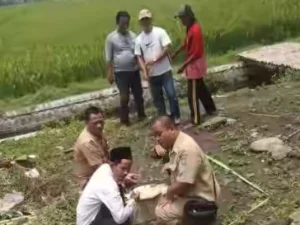 Lembaga Falakiyah NU Ukur Arah Kiblat Masjid Dekat Eks Lokalisasi