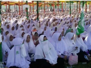 Lautan Jamaah Berpakaian Putih Memadati Lapangan Cot Gapu Bireuen