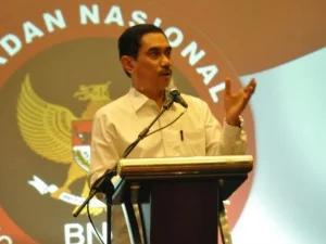 Melalui Internet Banyak Orang ‘Dicuci Otaknya’