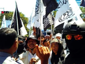 Banser, HTI dan Perang Jamal