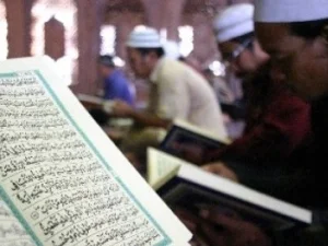 Keutamaan Membaca Surat Tertentu pada Waktu Tertentu