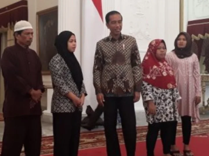 Di Istana Merdeka, Ini Pesan Jokowi ke Siti Aisyah