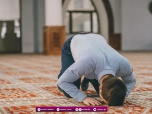 Hukum Melaksanakan Shalat Tanpa Penutup Kepala