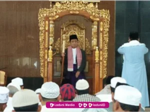 Bacaan Bilal Shalat Jumat dan Dasar Hukumnya