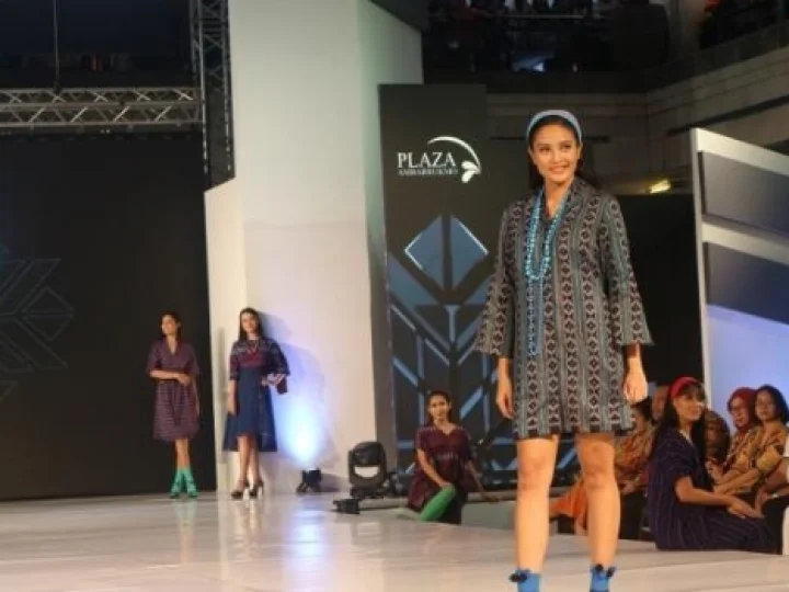 Jogja Fashion Festival 2019, Keanggunan Tenun Ikat Kediri Curi Perhatian