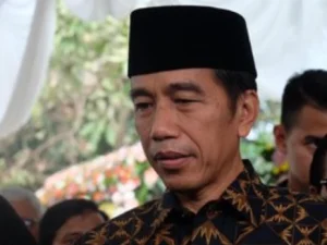 Presiden Jokowi : Siapa Pun Presidennya Tak Mungkin Berani Larang Azan