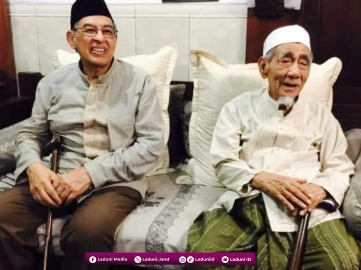 Makna Memuliakan Dzurriyyah Nabi Muhammad SAW dalam Pesan Mbah Moen dan Kisah Seorang Syarifah