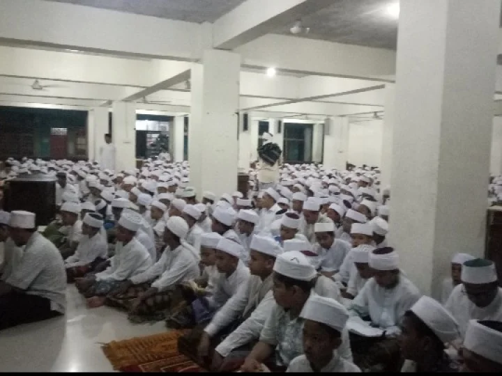 Menjelang Debat Cawapres, Ribuan Santri Ummul Ayman Gelar Yasin dan Doa Bersama untuk KH.Ma'ruf Amin