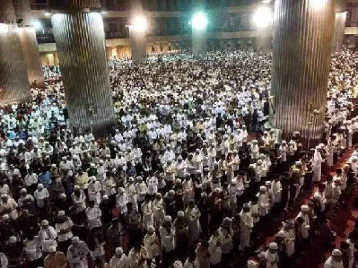 Hukum Sholat Tahajut secara Berjamaah