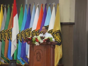 Didepan Ribuan Mahasiswa, Menristek Minta tidak Gunakan Ijazah Hanya untuk Kerja