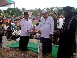 Berdakwah dari Dalam Kubur, Dakwah Unik ala Gus Faruq