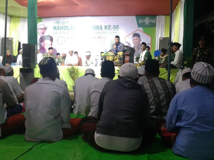 KH Marzuki Mustamar Isi Peringatan Harllah NU dan Isra' Mi'raj MWCNU Sungai Raya