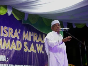 Waled Husaini  Minta Masyarakat Jaga Shalat Lima Waktu