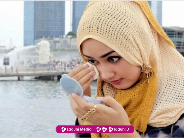 Hukum dan Dalil Wanita Berdandan Sebelum Melaksanakan Shalat