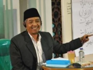 Kiai Luqman: Ada Allah dalam Shalat, Jangan Disia-siakan!
