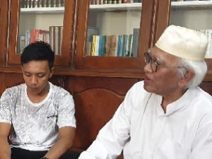 Pelajaran dari Gus Mus tentang Anak Muda yang Memfitnahnya di Era Digital
