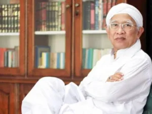'Kiai Merah Putih' itu adalah Gus Mus