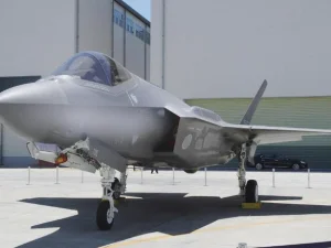 Puing Jet F-35 Jepang Ditemukan, Pilot Masih Dalam Pecarian
