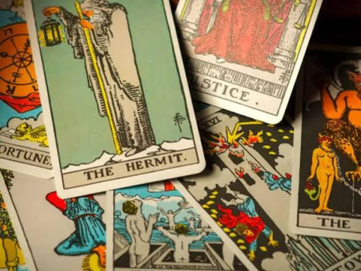 Penjelasan Hukum tentang Meramal Menggunakan Kartu Tarot