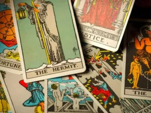 Penjelasan Hukum tentang Meramal Menggunakan Kartu Tarot